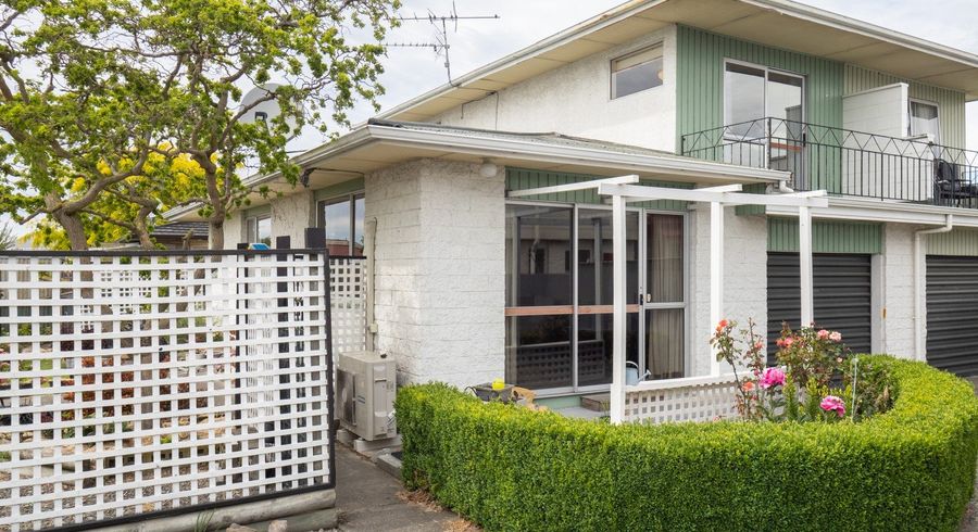  at 2/13 WELLINGTON STREET, Hampstead, ASHBURTON
