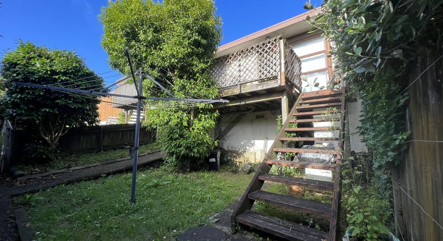  at 2/8 Rutland Road, Mount Wellington, Auckland