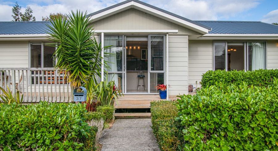  at 37 Bradnor Meadows Drive, Swanson, Waitakere City, Auckland