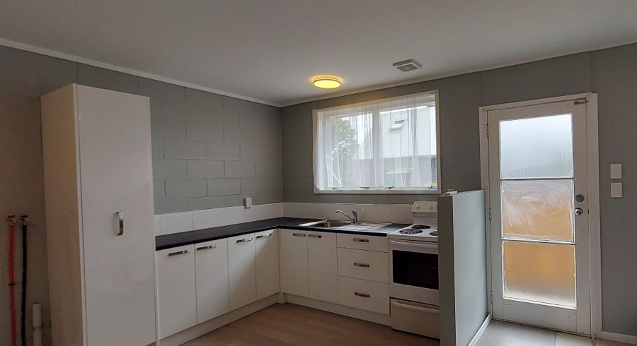  at 3/28 Saxon Street, Waterview, Auckland