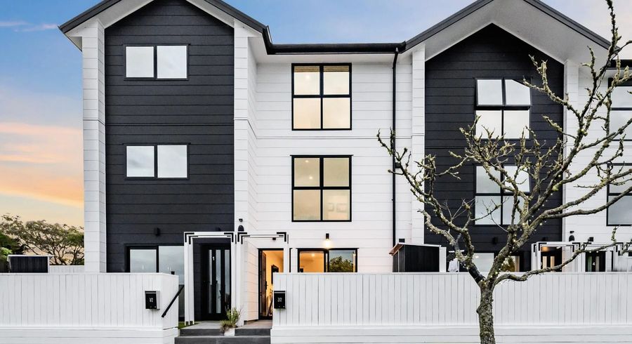  at 2/2 Jadewynn Drive, Massey, Auckland