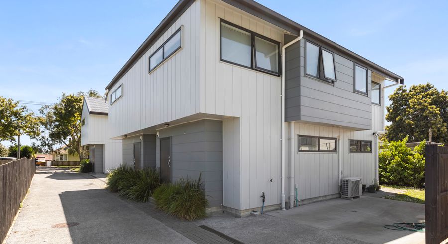  at 40C Waddell avenue, Point England, Auckland