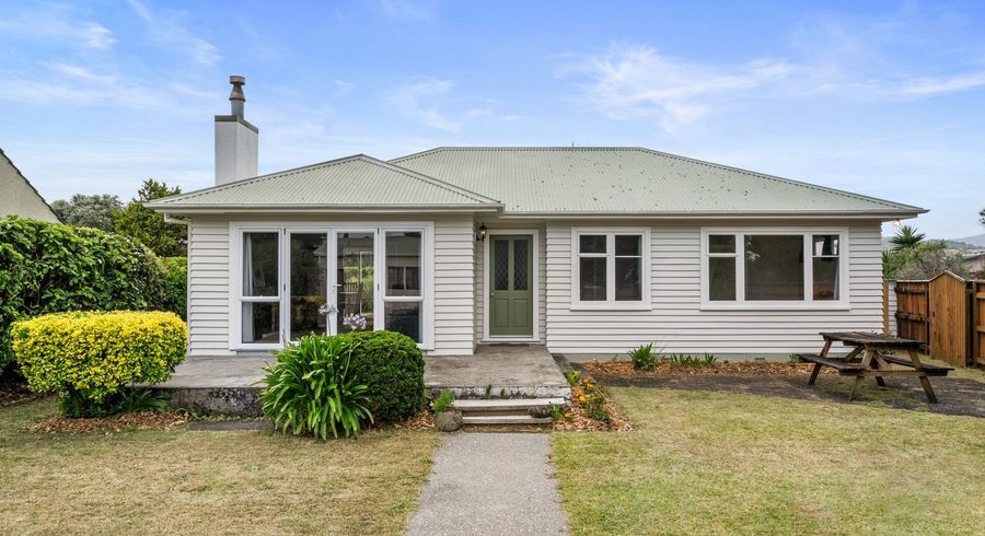  at 82 Alexander Road, Raumati Beach, Paraparaumu