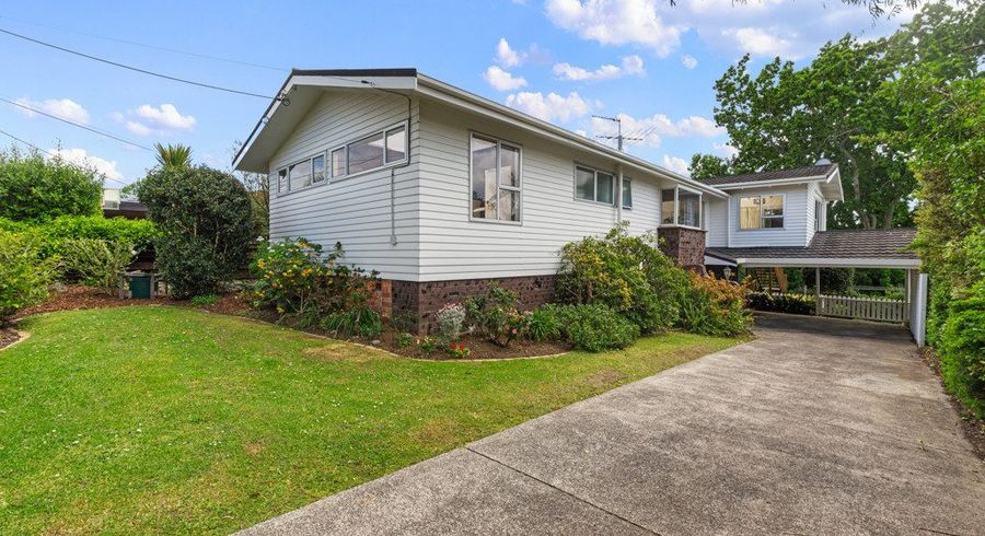  at 98 Tiroroa Avenue, Te Atatu South, Auckland