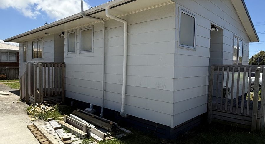  at Mangere East, Manukau City, Auckland