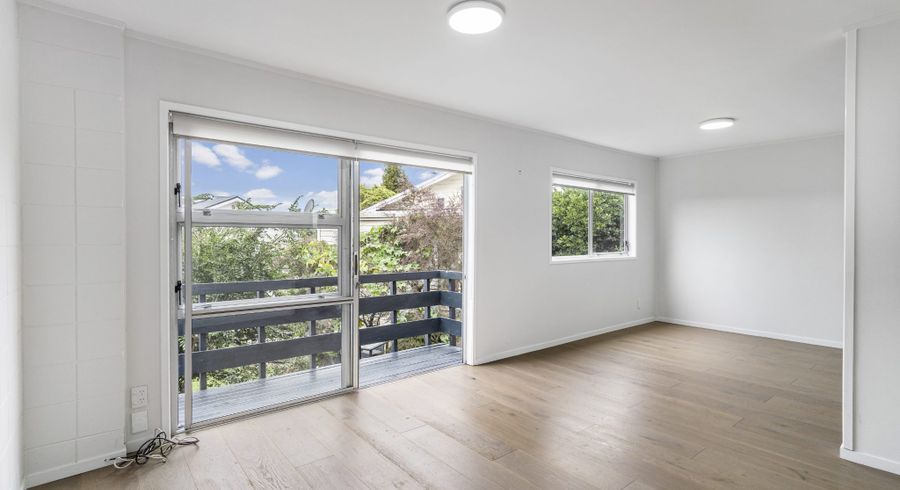 at 4/32 Mountain View Road, Western Springs, Auckland
