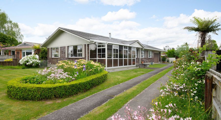  at 44 Glen Lynne Avenue, Queenwood, Hamilton