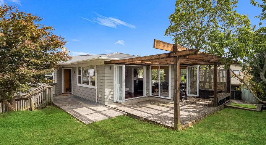  at 10 Awaroa Road, Sunnyvale, Waitakere City, Auckland