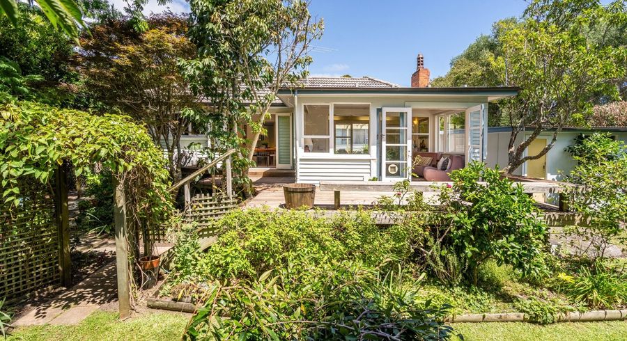  at 2/12 Maleme Avenue, Belmont, Auckland