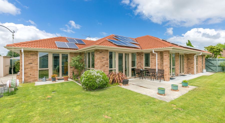  at 211 Dixon Road, Fitzroy, Hamilton