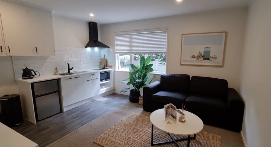  at 2/213 Jervois Road, Herne Bay, Auckland City, Auckland