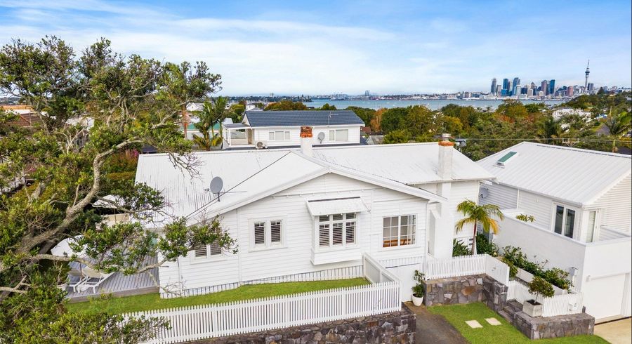  at 6 Belle Vue Avenue, Northcote Point, North Shore City, Auckland