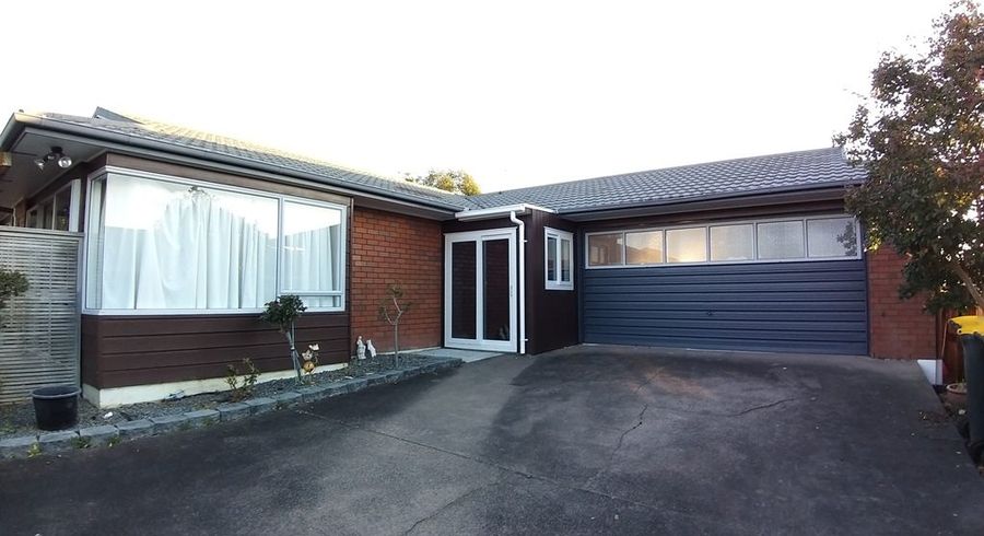  at 2/18 Carriage Close, Northpark, Manukau City, Auckland