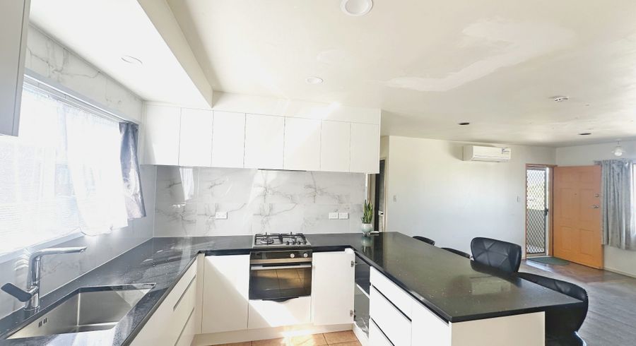  at 4/70 West Coast Road, Glen Eden, Waitakere City, Auckland