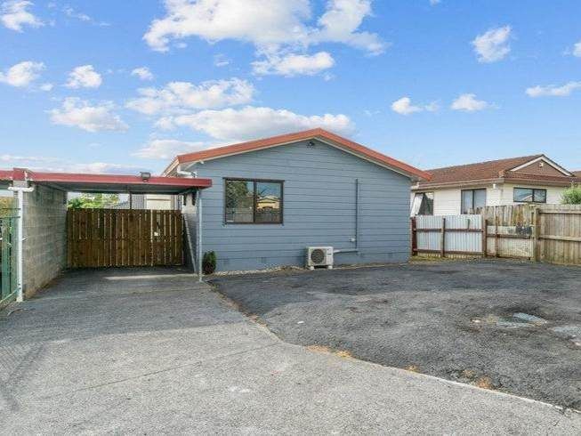  at 2/24 Norrie Smith Avenue, Flat Bush, Auckland