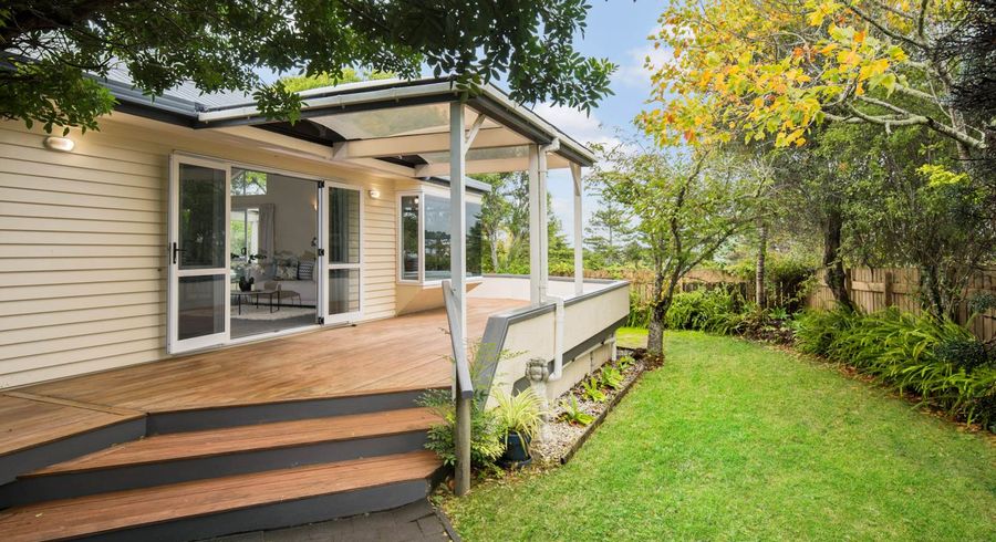  at 2/956 East Coast Road, Northcross, Auckland