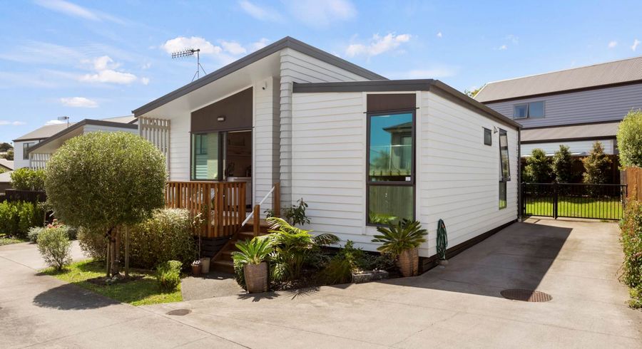  at 18C Torrington Crescent, Glen Innes, Auckland