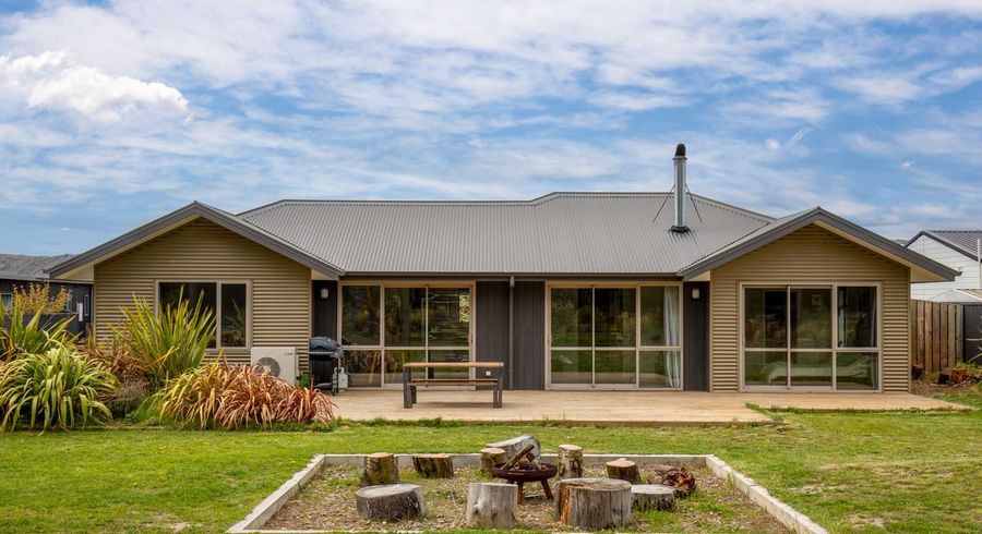  at 63 Larch Crescent, Alexandra, Alexandra