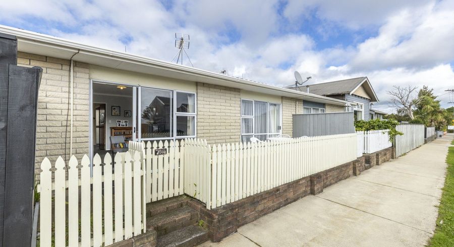 at 2/220 Coronation Avenue, Welbourn, New Plymouth, Taranaki
