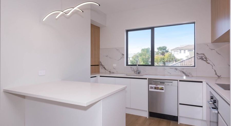  at 7/15 Thornton Road, Milford, North Shore City, Auckland