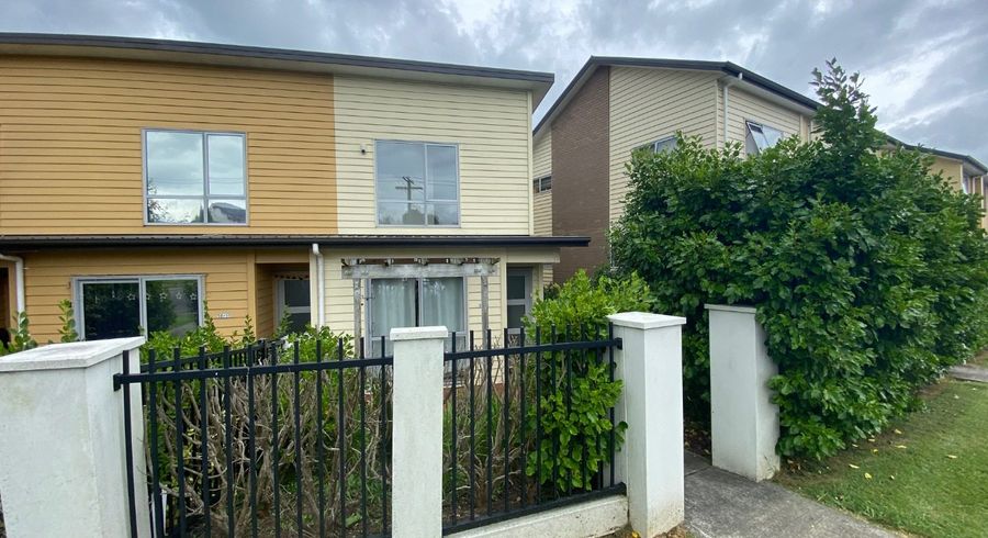  at 29/11 Ray Small Drive, Papakura, Papakura, Auckland