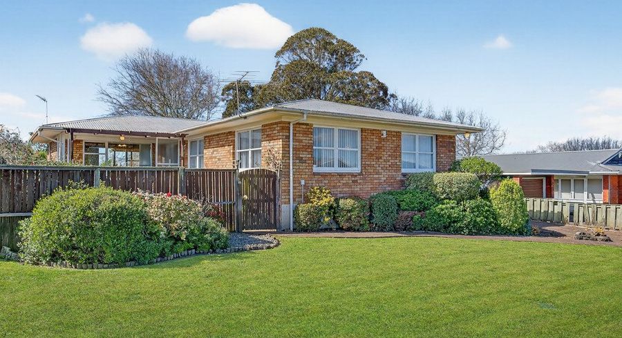  at 16 Cascades Road, Pakuranga Heights, Manukau City, Auckland