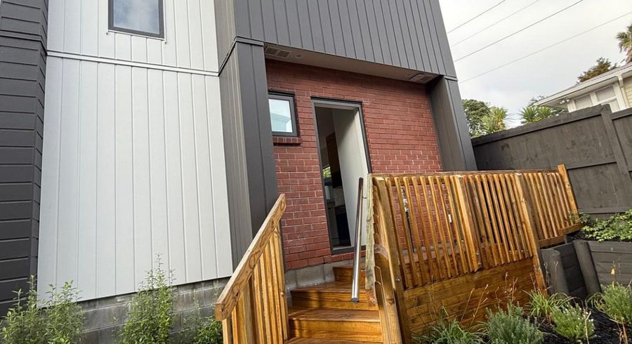  at 16 Don Oliver Lane, Glen Eden, Waitakere City, Auckland