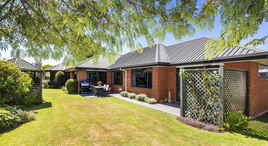  at 6 Berkshire Drive, Avonhead, Christchurch