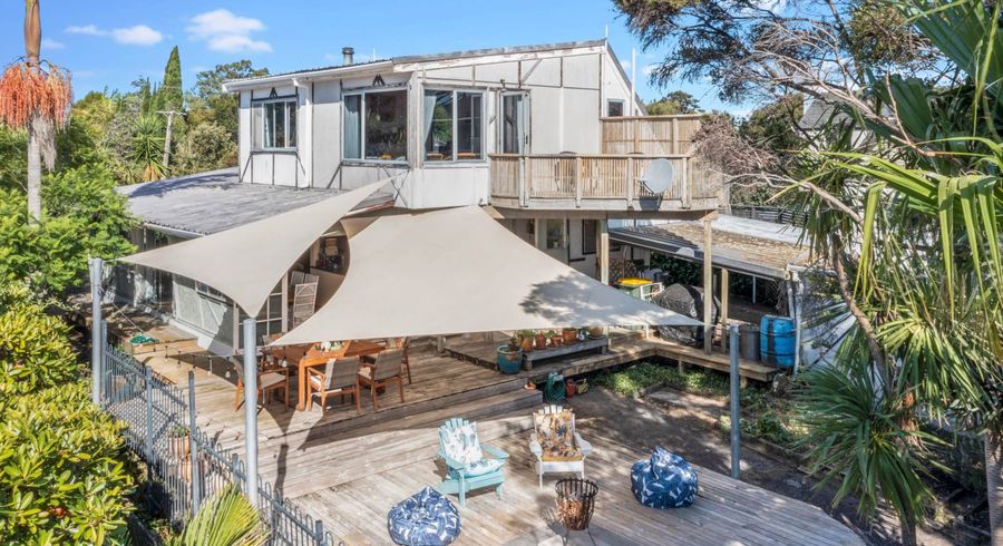  at 3 Holgate Avenue, Herald Island, Auckland
