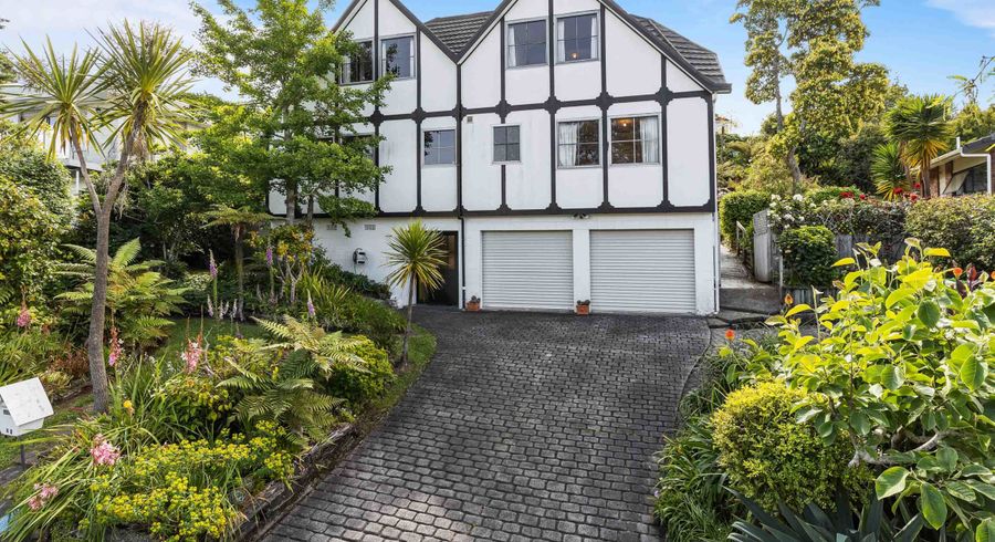  at 82 Porritt Avenue, Chatswood, Auckland