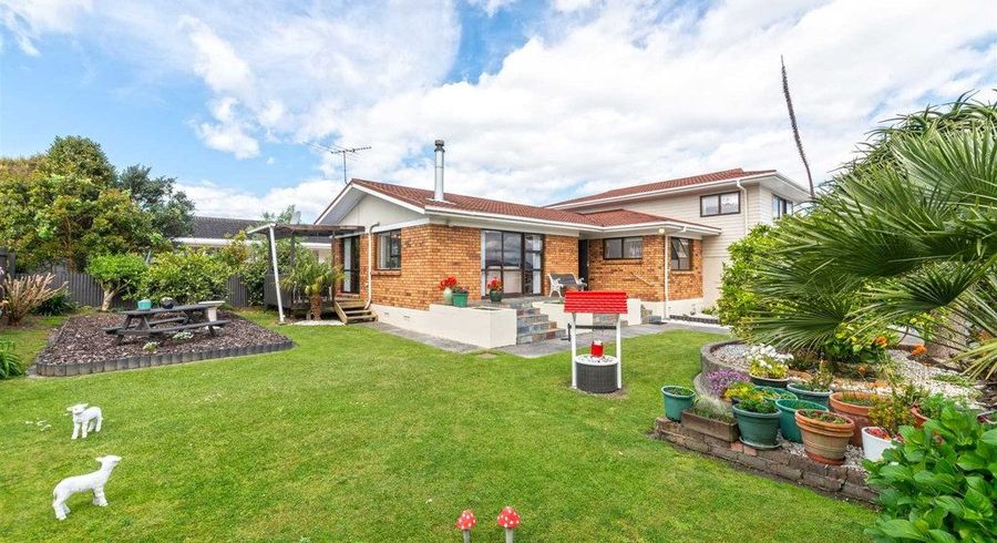  at 208 Edmonton road, Te Atatu South, Waitakere City, Auckland