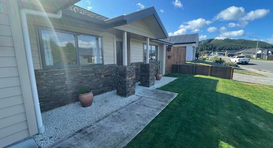  at 123 Riverstone Drive, Riverstone Terraces, Upper Hutt