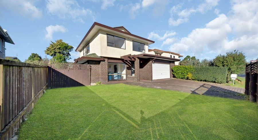  at 2/1 Belmere Rise, Farm Cove, Auckland