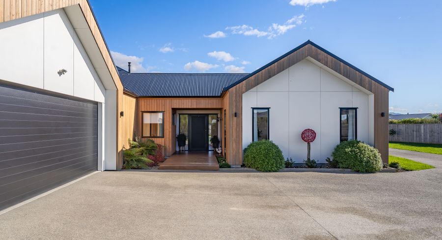  at 22 Mill Grove, Clareville, Carterton