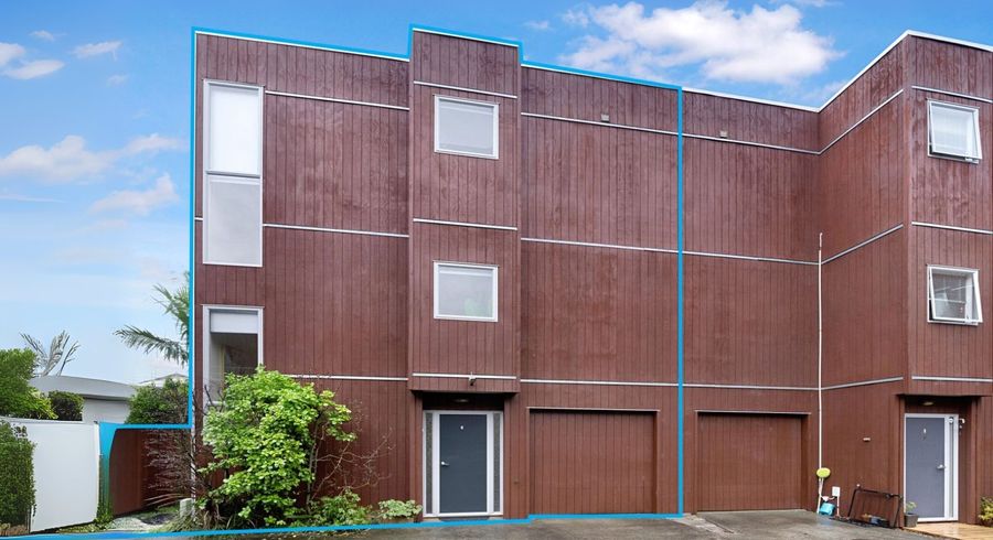  at 76N Edmonton Road, Henderson, Waitakere City, Auckland