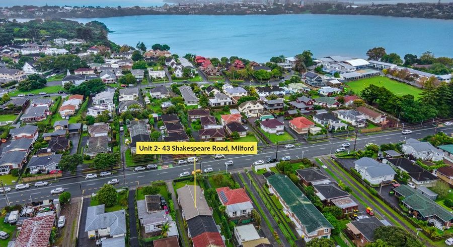  at 2/43 Shakespeare Road, Milford, Auckland