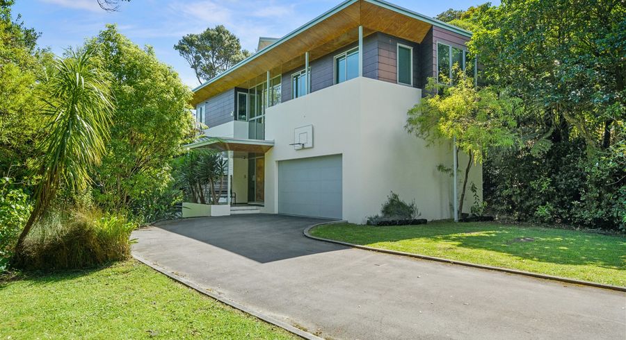  at 19 Dillon Street, Lowry Bay, Lower Hutt