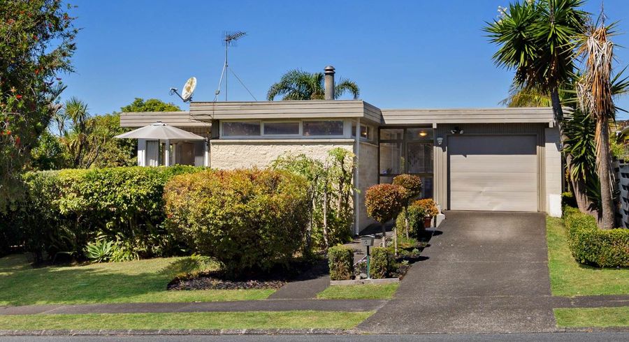  at 4 Olena Avenue, Sunnyhills, Manukau City, Auckland