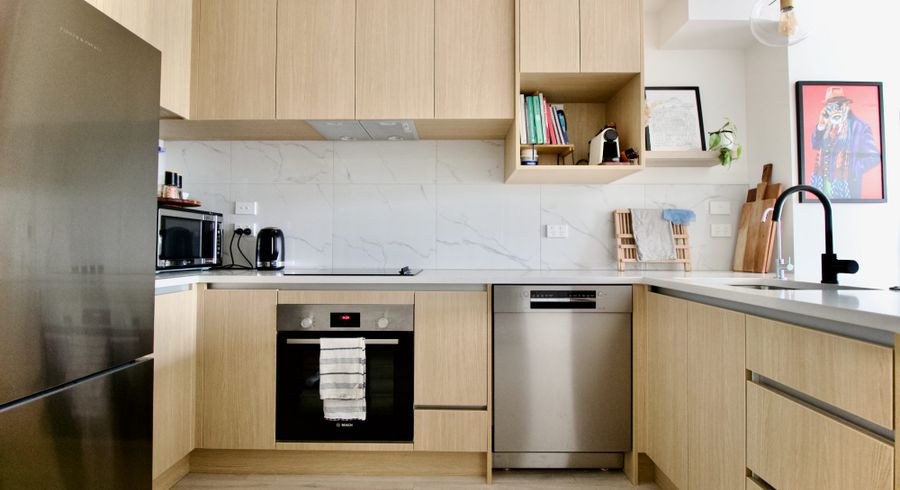  at 5/1a Royal View Road, Te Atatu Peninsula, Waitakere City, Auckland
