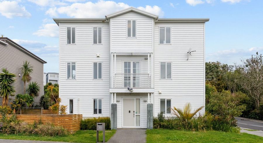  at 35 Arrowsmith Drive, Flat Bush, Manukau City, Auckland