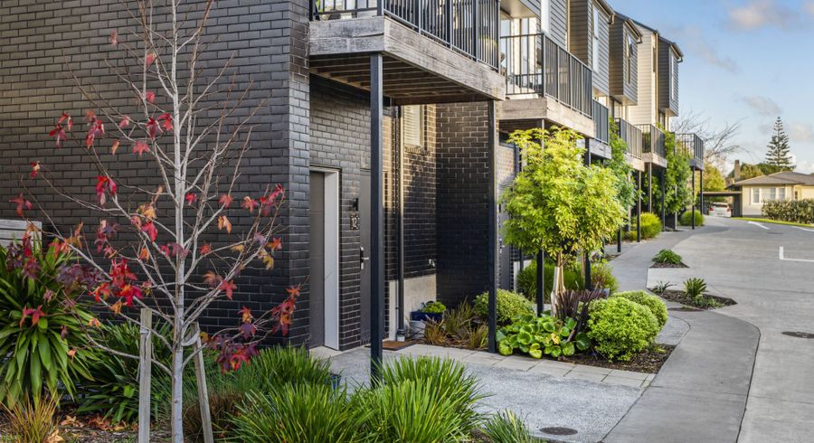  at 12 Panoni Lane, Howick, Manukau City, Auckland