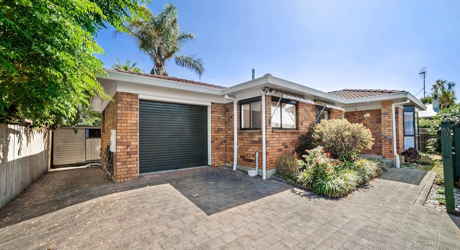  at 2/61 Nile Road, Milford, Auckland