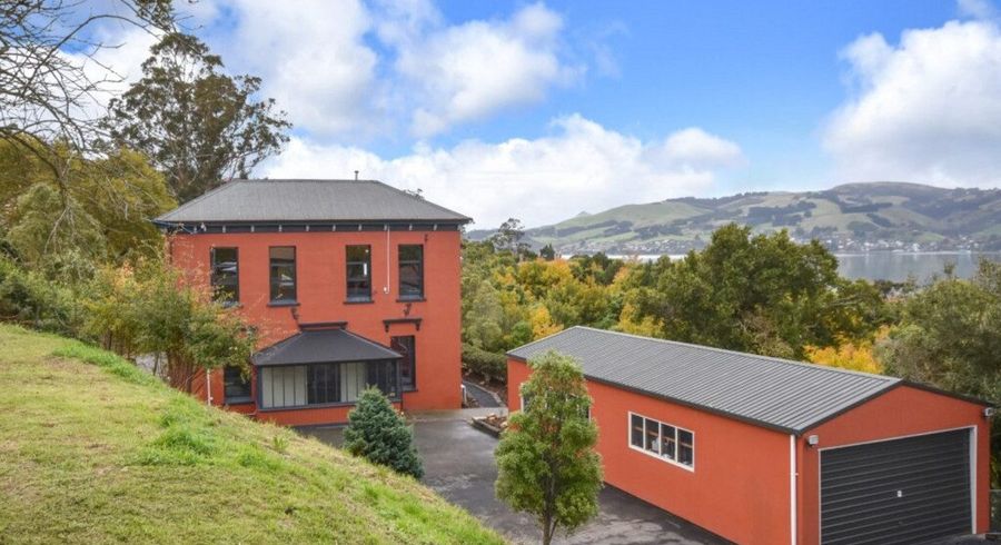  at 16 Ascog Road, Ravensbourne, Dunedin, Otago