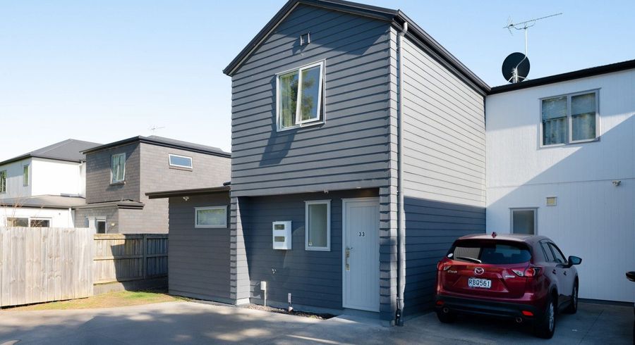  at 33 Sandleigh Road, Hamilton Lake, Hamilton, Waikato