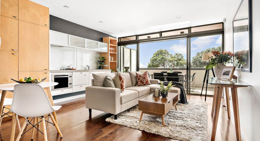  at 2/87 Clyde Road, Browns Bay, Auckland