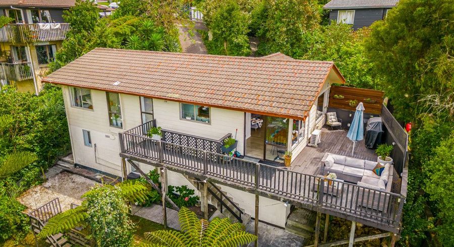  at 11 Shona Place, Henderson, Auckland