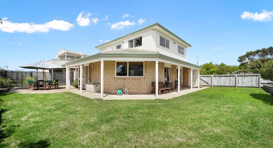  at 4 Caversham Drive, Torbay, Auckland