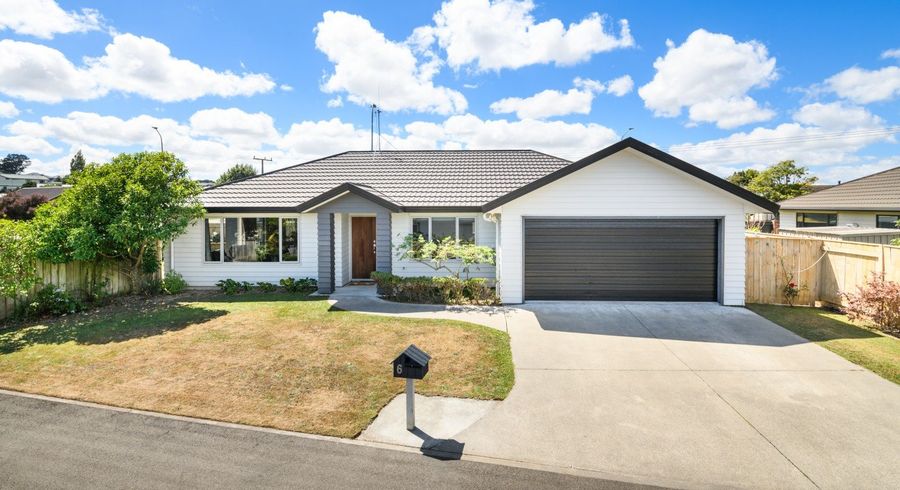  at 6 Angelina Way, Kelvin Grove, Palmerston North