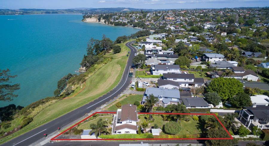  at 58 Marine Parade, Mellons Bay, Auckland