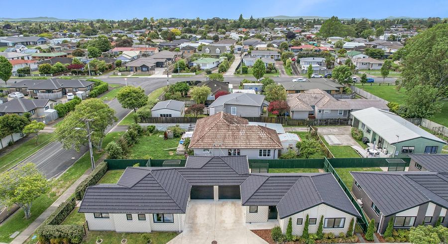  at 2/5 Mahana Road, St Andrews, Hamilton